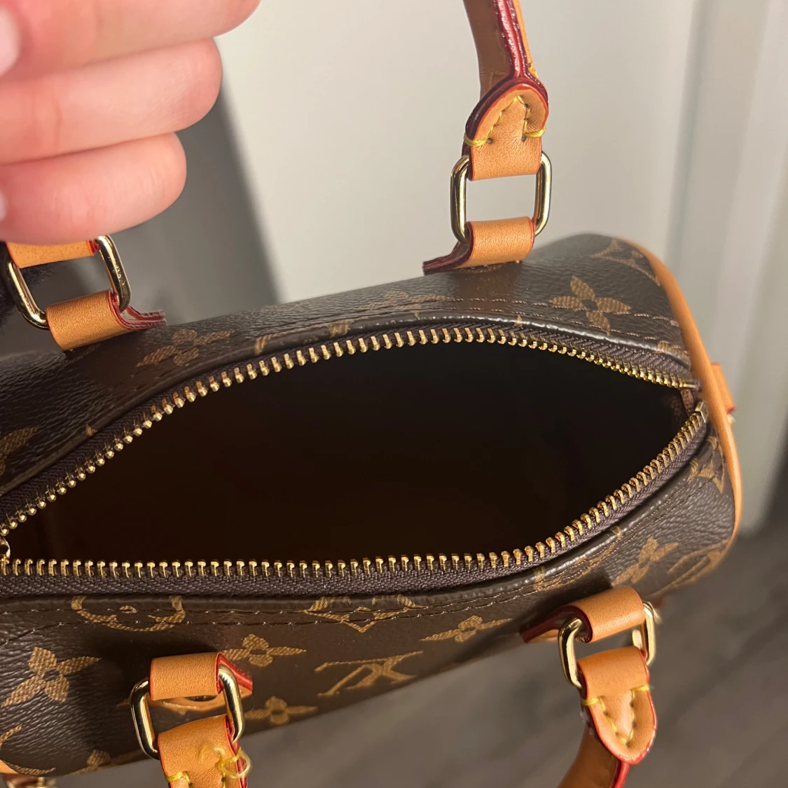 Brun monogram handväska med kedja - 2