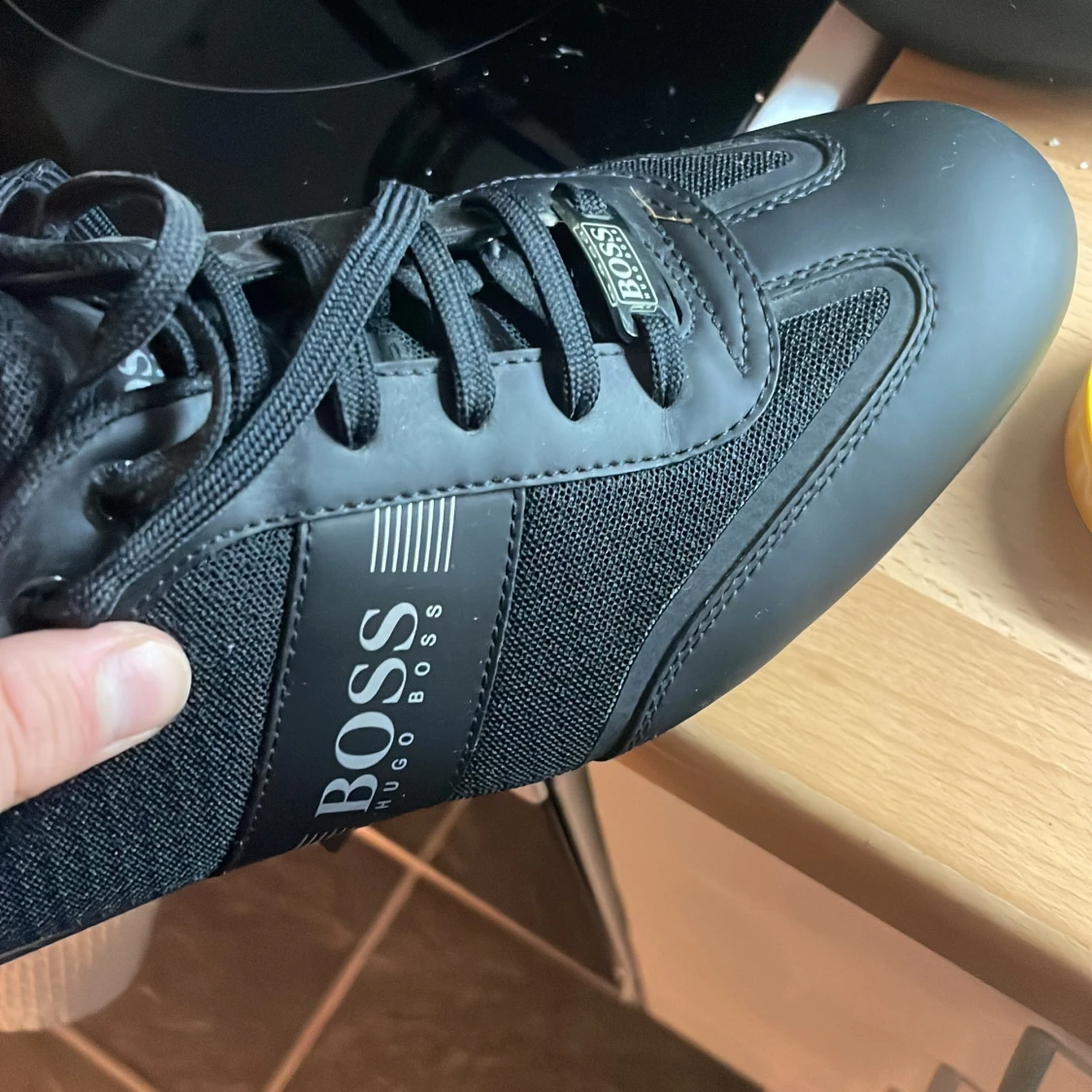 Svarta sneakers från Hugo Boss - 1