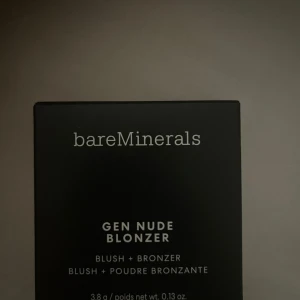 Gen Nude Blonzer i nyansen Kiss of Copper - bareMinerals Gen Nude Blonzer i nyansen Kiss of Copper. Säljs pga att jag har en likadan. Helt oöppnad. Jätte fin och härlig på huden! Nypris 390kr 