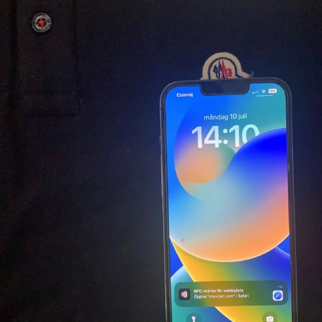 Svart pikétröja från Moncler - 2