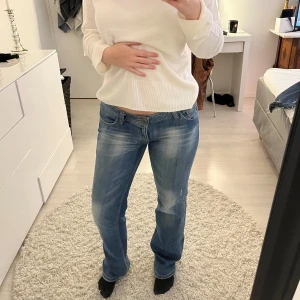 Lågmidjade jeans - Snygga blå jeans med lågmidja! W30L32