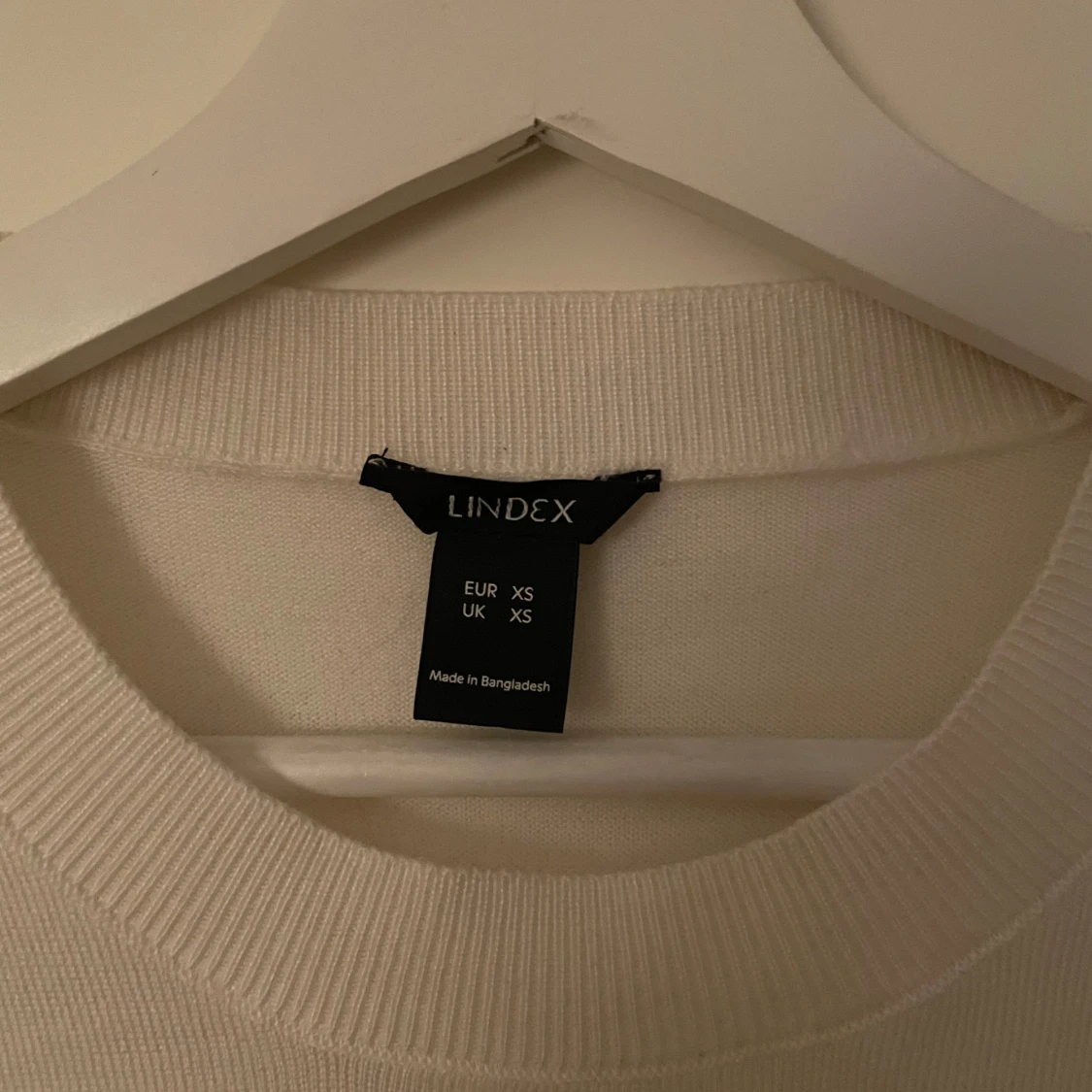 Vit kortärmad tröja från Lindex - 90