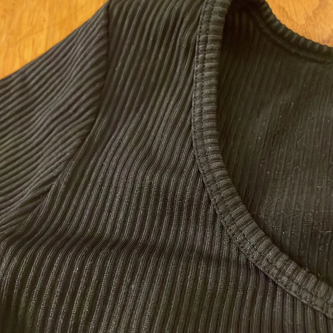 Svart ribbad långärmad topp - 27