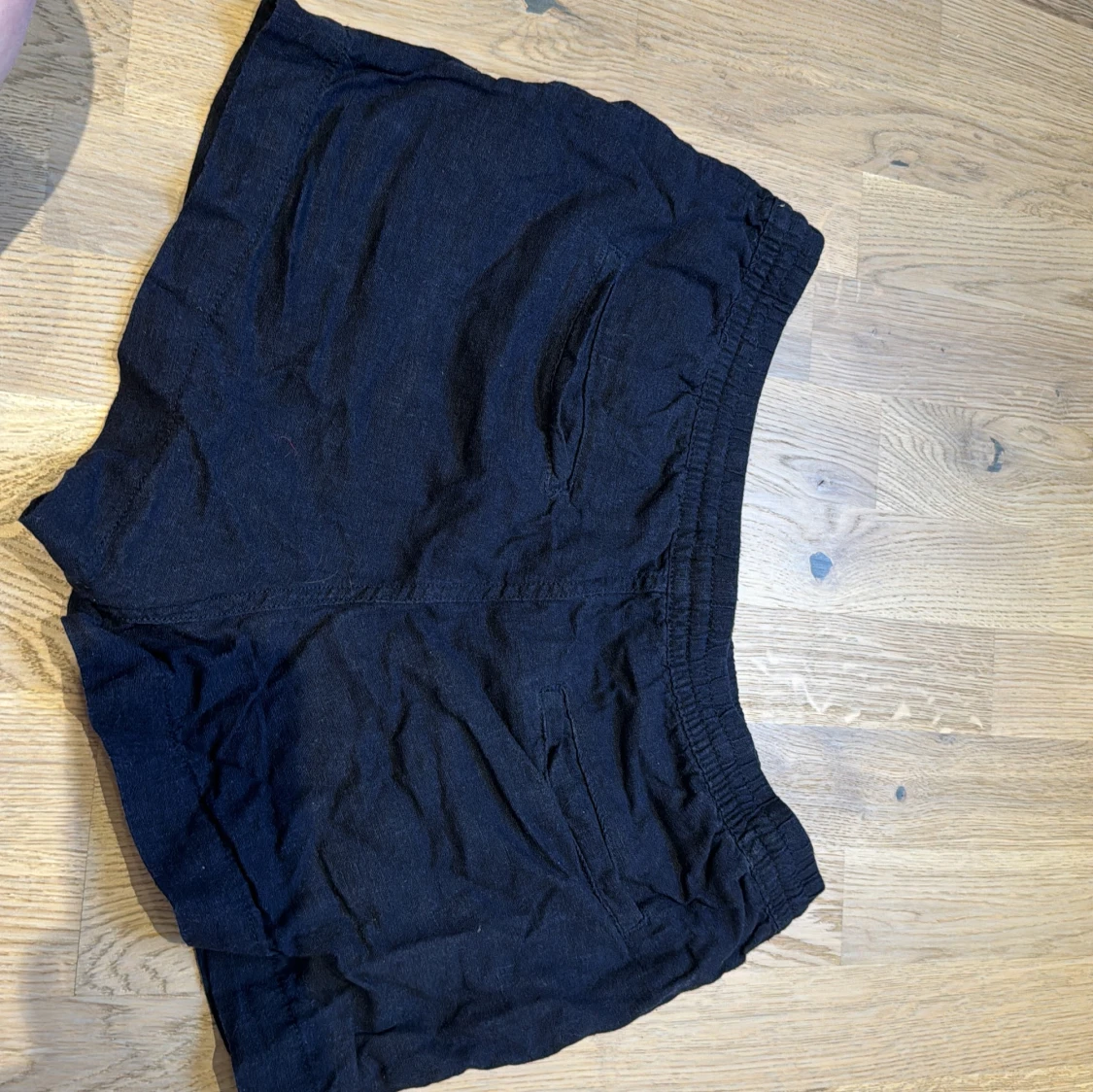 Mörk blåa shorts från H&M - 90