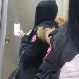 Canada goesse trillum parka  - Den är i bra skick och är nu jätte bra till vintern, skriv dm för mer info/ hur det ser ut på och om ni vill byta ut. Pris kan diskuteras!