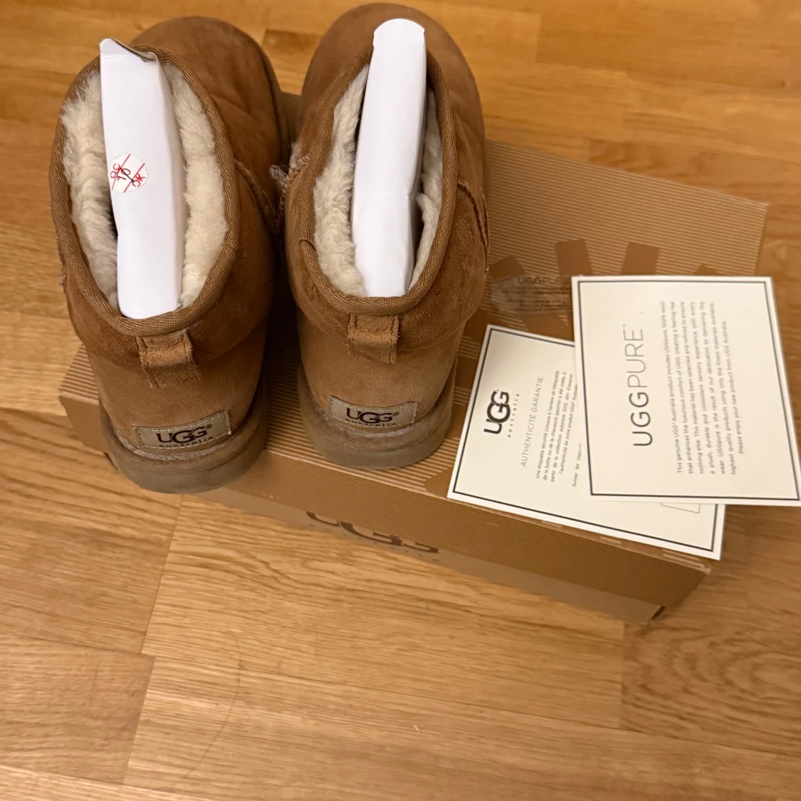 Bruna UGG boots i mocka