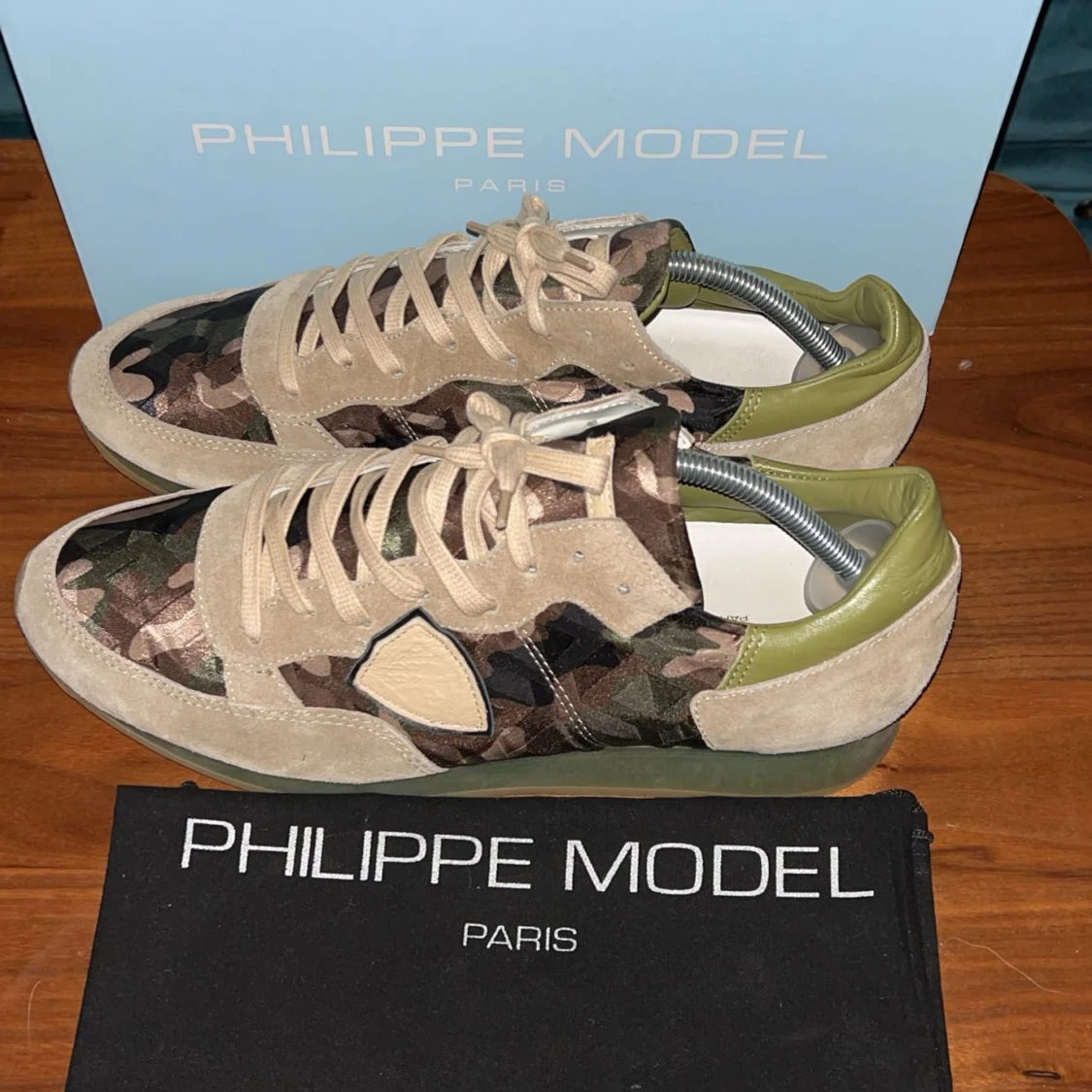 Camouflage trainers från Philippe Model - 90