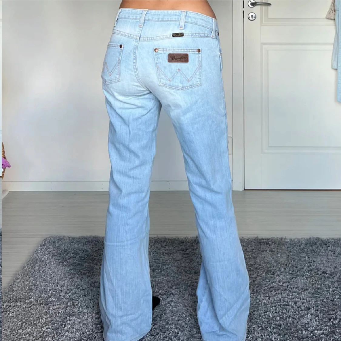 Ljusblå bootcut jeans - 90