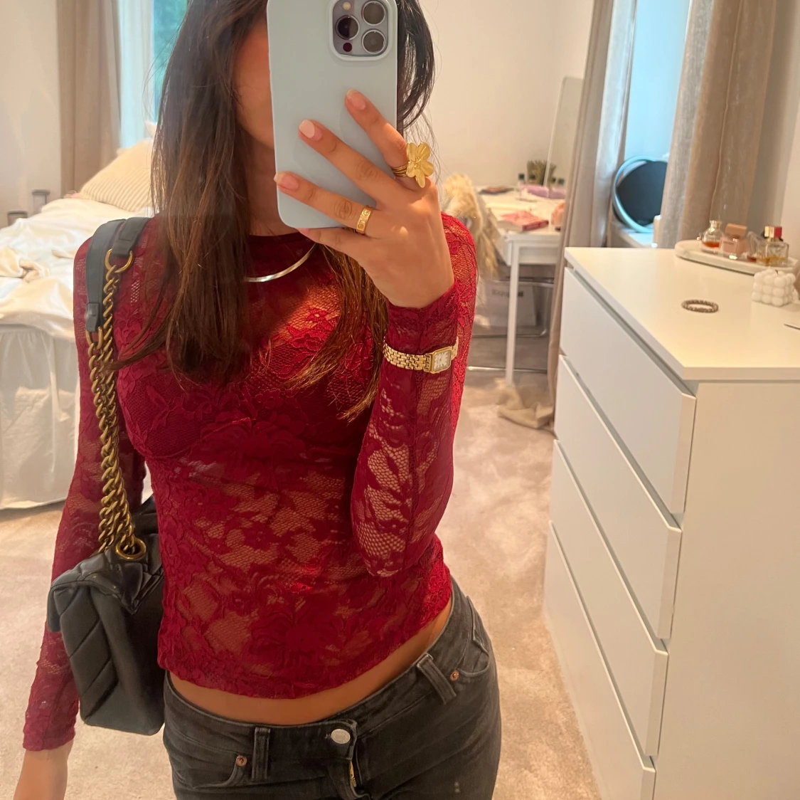 Vinröd spetsig blus 