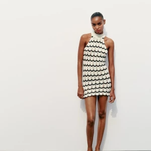 Randig kort klänning | Zara - Glömt att lämna tillbaka, och den var för liten. Endast provad 💘