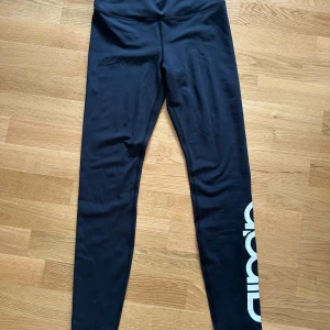 Träningstights  - Aldrig använda tights från Aim’n. Har andra liknande tights passar xs och s. 