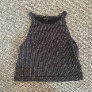 Glittrigt linne - Glittrigt fint linne som är perfekt till festivaler och fester nu i sommar