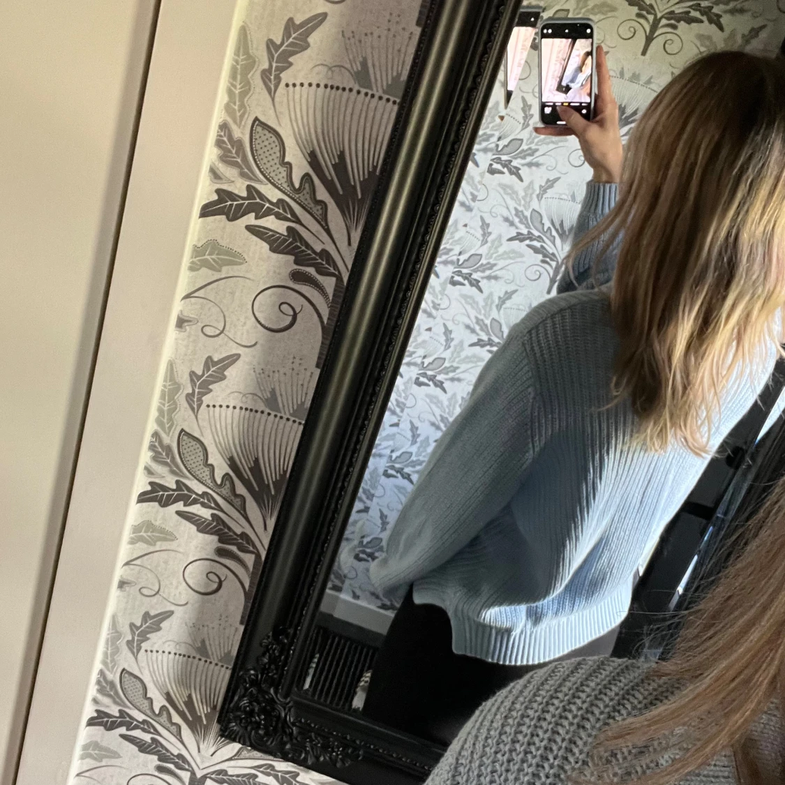 Ljusblå stickad tröja  - 91