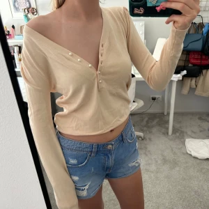 v-ringad tröja - Såå fin oanvänd tröja ifrån zara