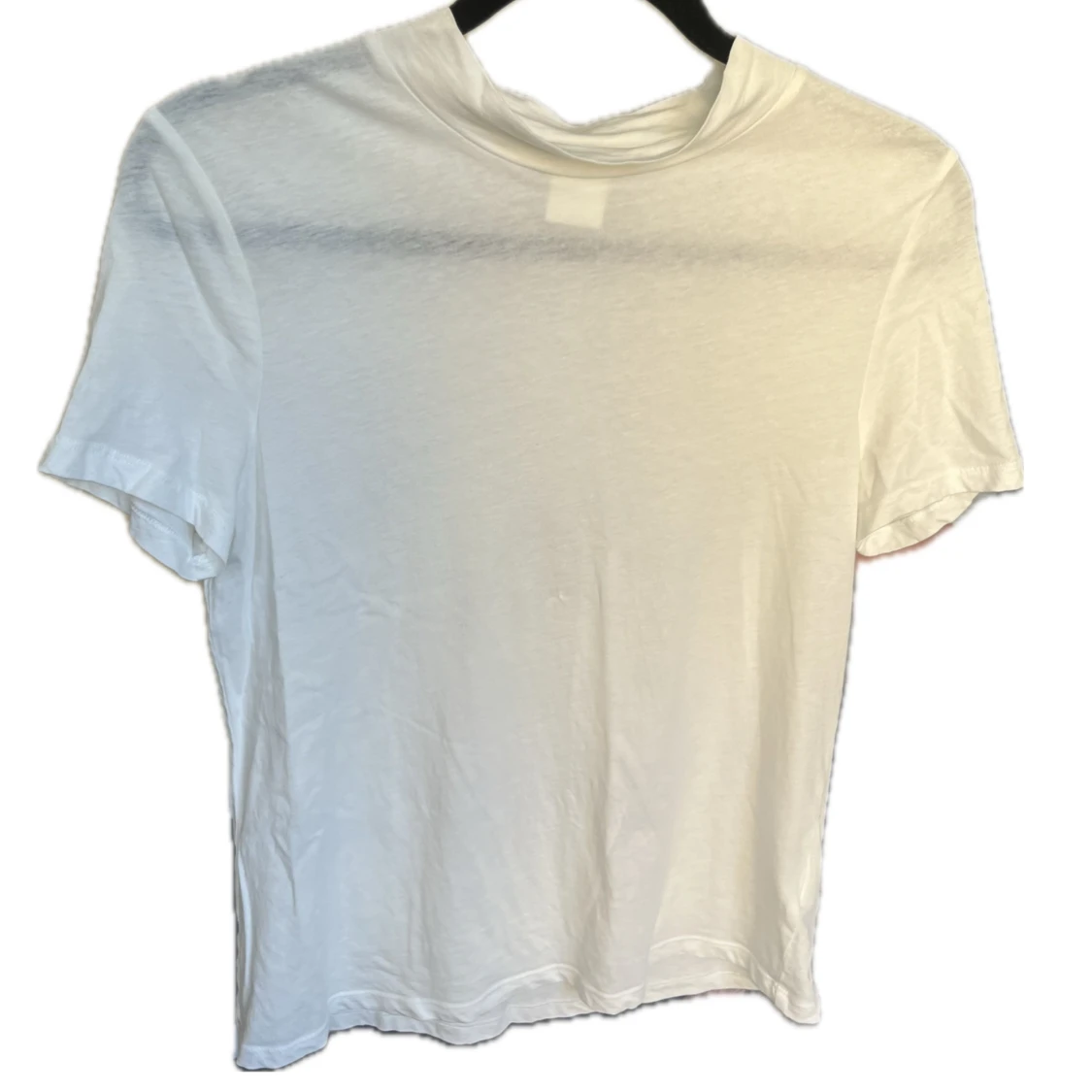 Vit mock neck t-shirt med hög krage