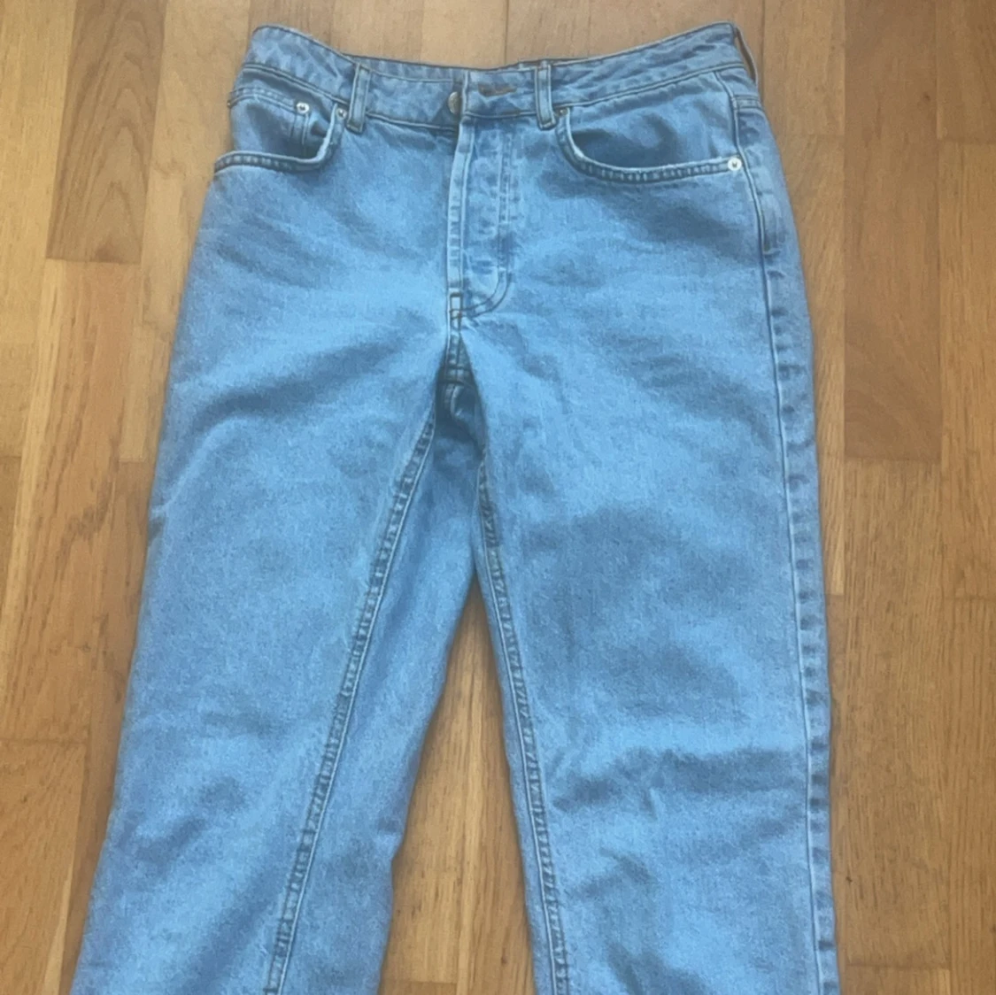 Ljusblå raka jeans - 90