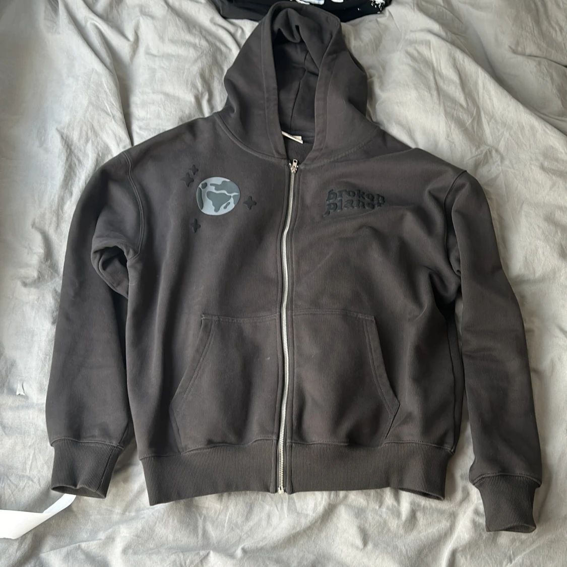 Broken planet zipup DARKHOURS