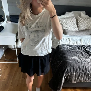 Volangkjol - Volangkjol från Chelsea🤍 jättefin!