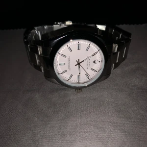 Rolex oyster perpetual  - Säljer Rolex oyster perpetual helt ny och aldrig använt plasten är kvar 