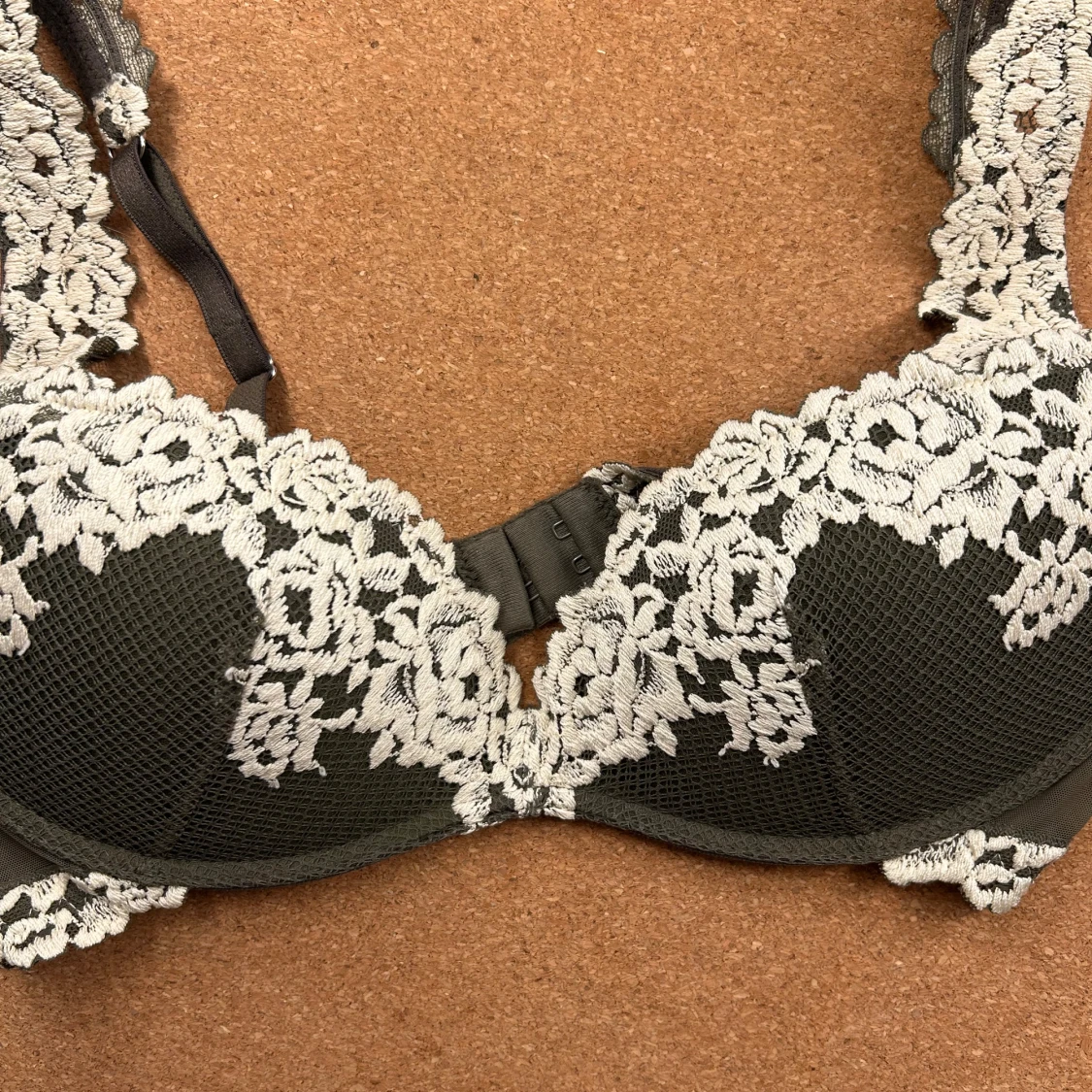 Mörk grön intimissimi bh - 91