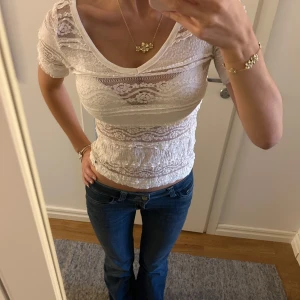 Supersöt topp - Sååå fin och gullig topp från märket L.O.G.G. 🩷Säljer då den inte kommer till använder. Superbra skick, inga defekter vad jag kan hitta. Storlek XS men passar mig som brukar ha XS-S i toppar. Använd gärna köp nu 🤗💓