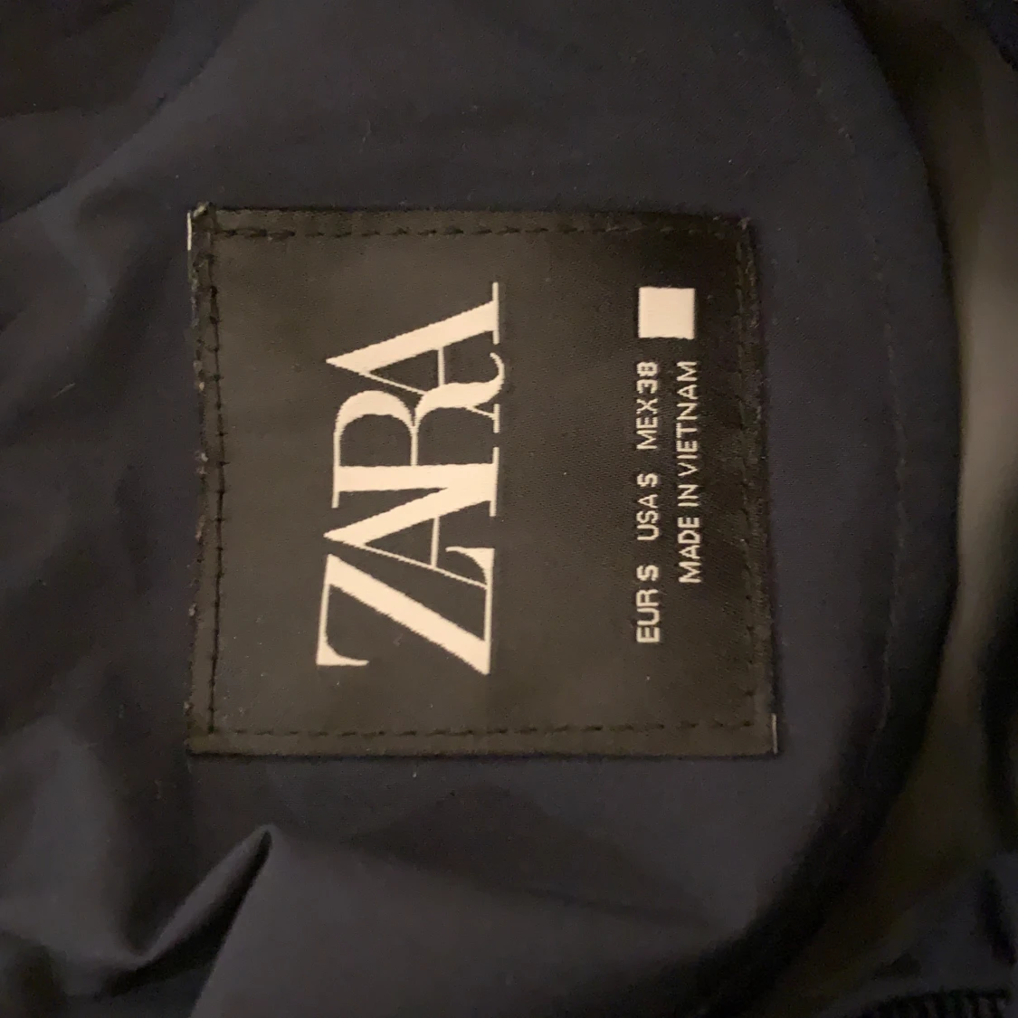 Mörkblå byxor från Zara - 91