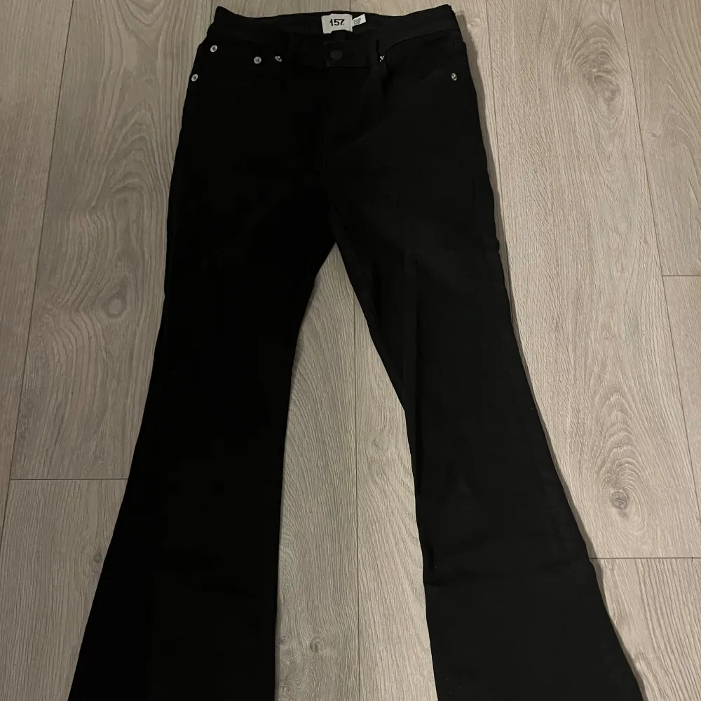 Säljer dessa bootcut jeans från lager 157,helt oanvända,  Skriv om ni undrar något!💕. Jeans & Byxor.