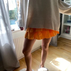 Neo noir kjol - Jättefin kjol från neo noir! Jättebra skick