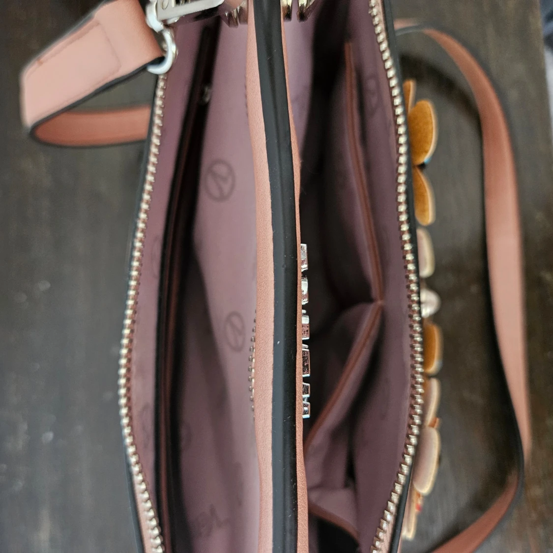 Beige axelväska med blommor från Verde - 3