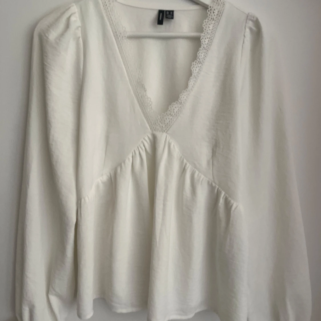 Vit blus från Vero Moda