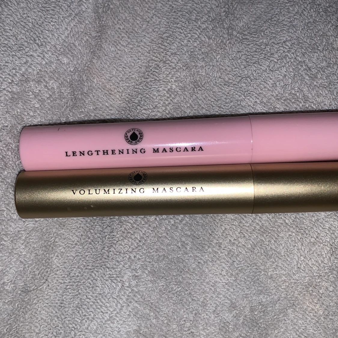 Mascara duo i rosa och guld. Använd 1 gång 