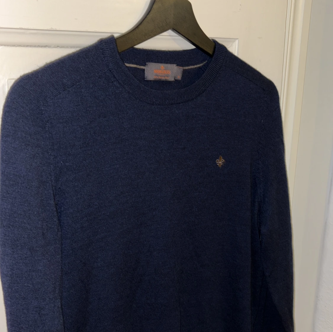 Mörkblå tröja från Morris