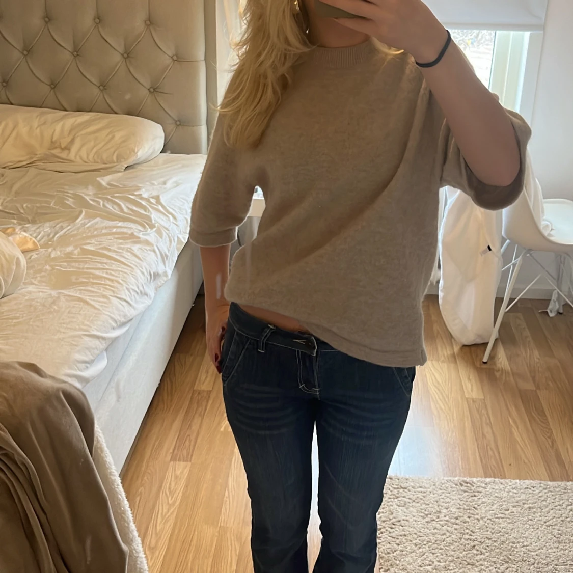 Mörkblå jeans med bootcut