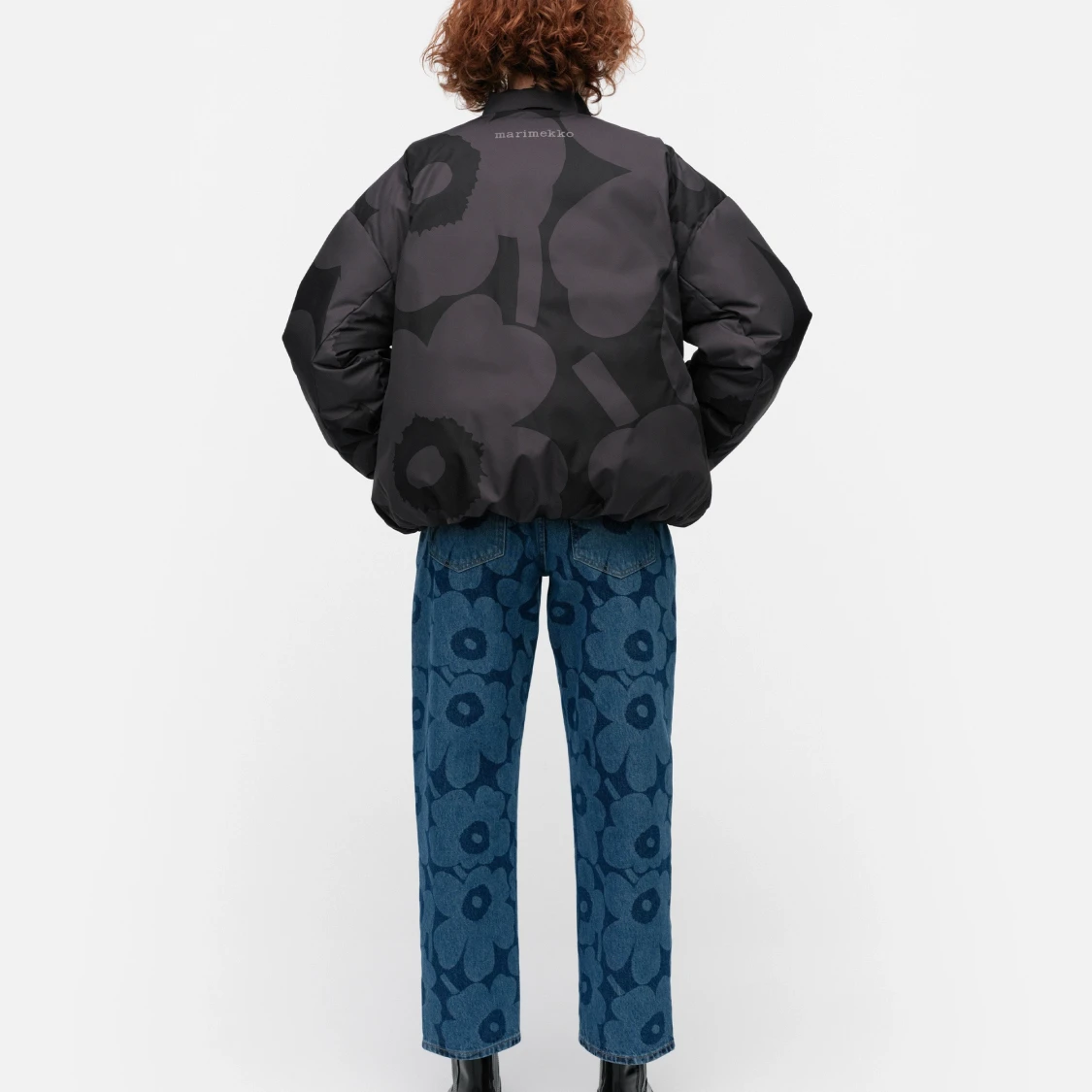 Svart bomberjacka med mönster från MARIMEKKO - 2