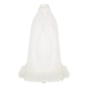 Vit klänning med fjäderdetaljer - SÖKER den snyggaste klänningen i storlek M från 16 Arlington. Om det är någon som har den här och kan tänka sig sälja den till mig så kontakta mig! 