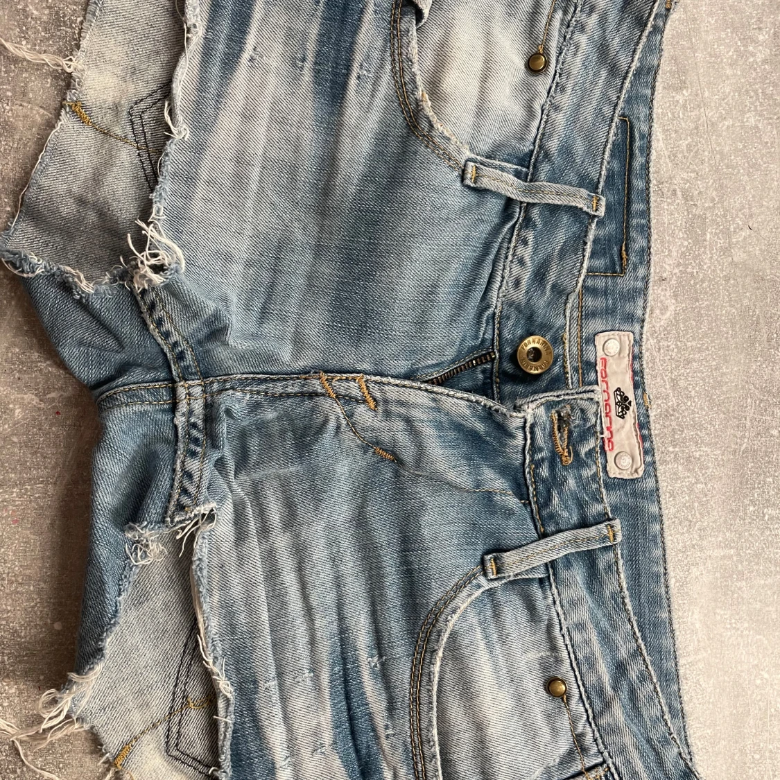 Lågmidjade jeans shorts