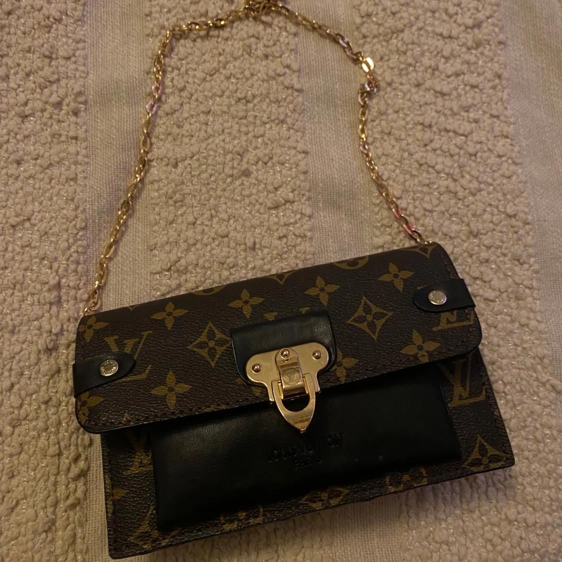 Monogram handväska med kedja - 1