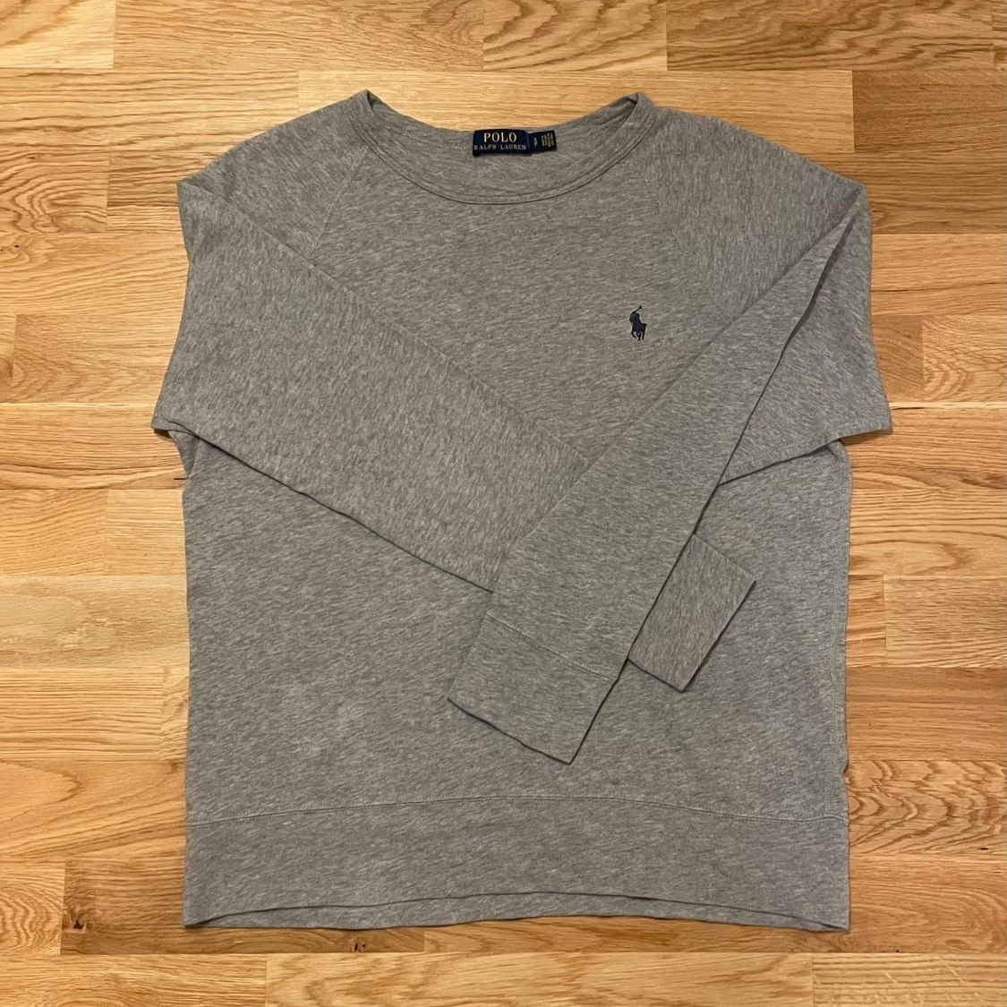 Grå stickad tröja från Ralph Lauren