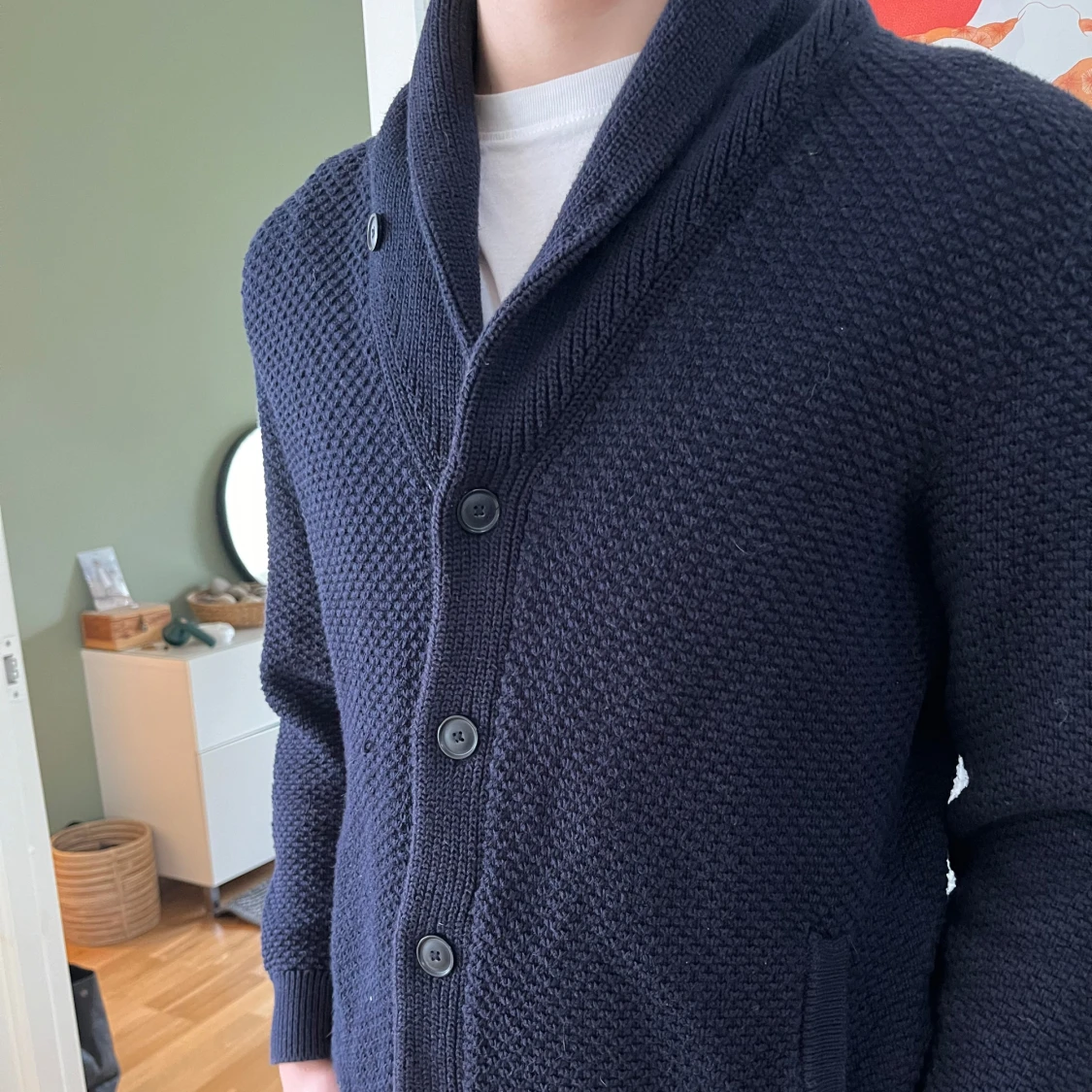 Mörkblå stickad kofta med knappar - 1