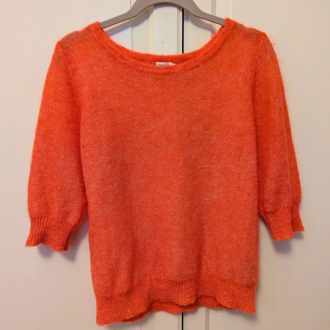 Röd stickad tröja från Filippa K