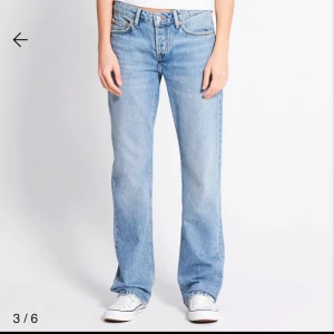 Ljusblå jeans - Säljer dessa jeans från lager. Använda få gånger och i fint skick! 