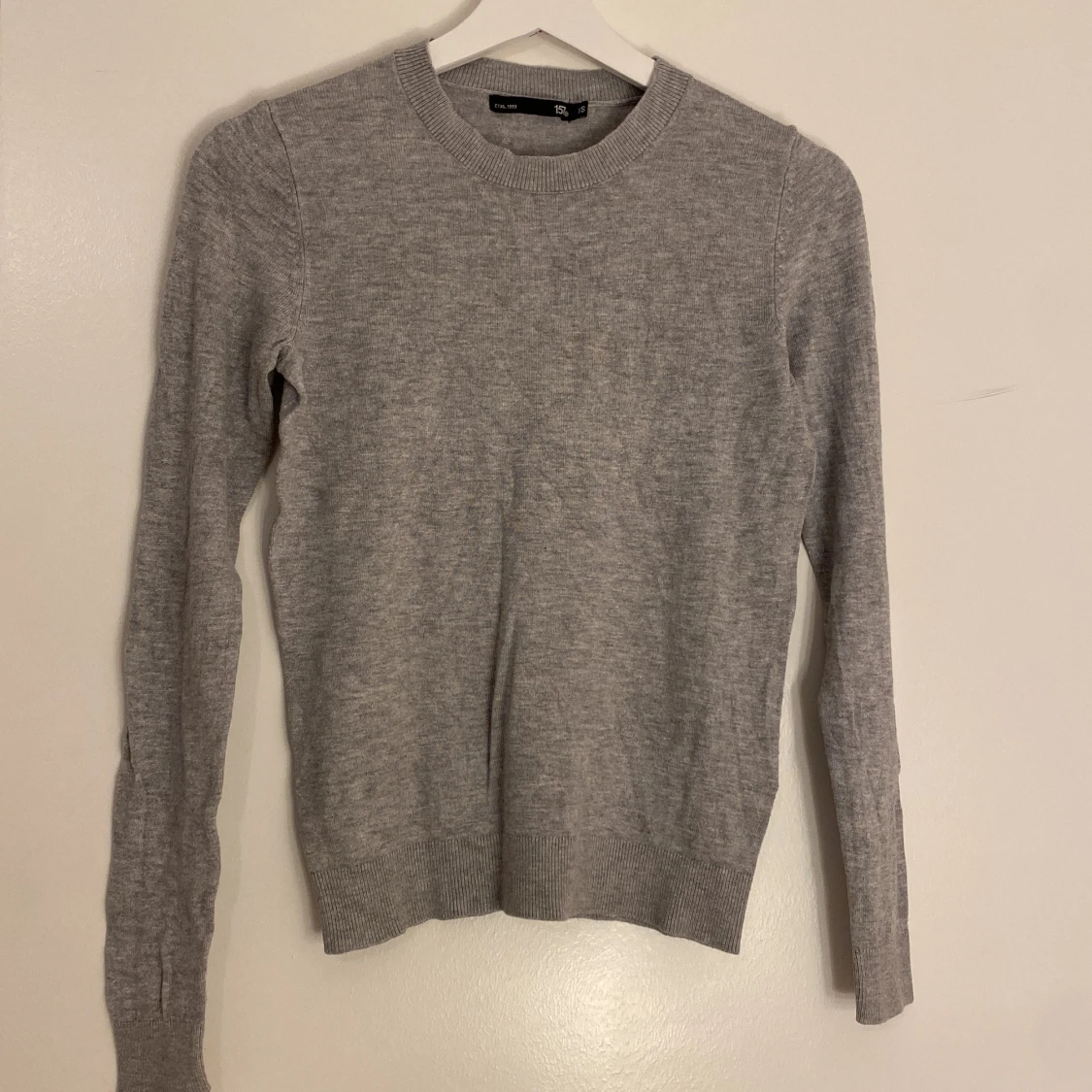 Grå stickad tröja från H&M