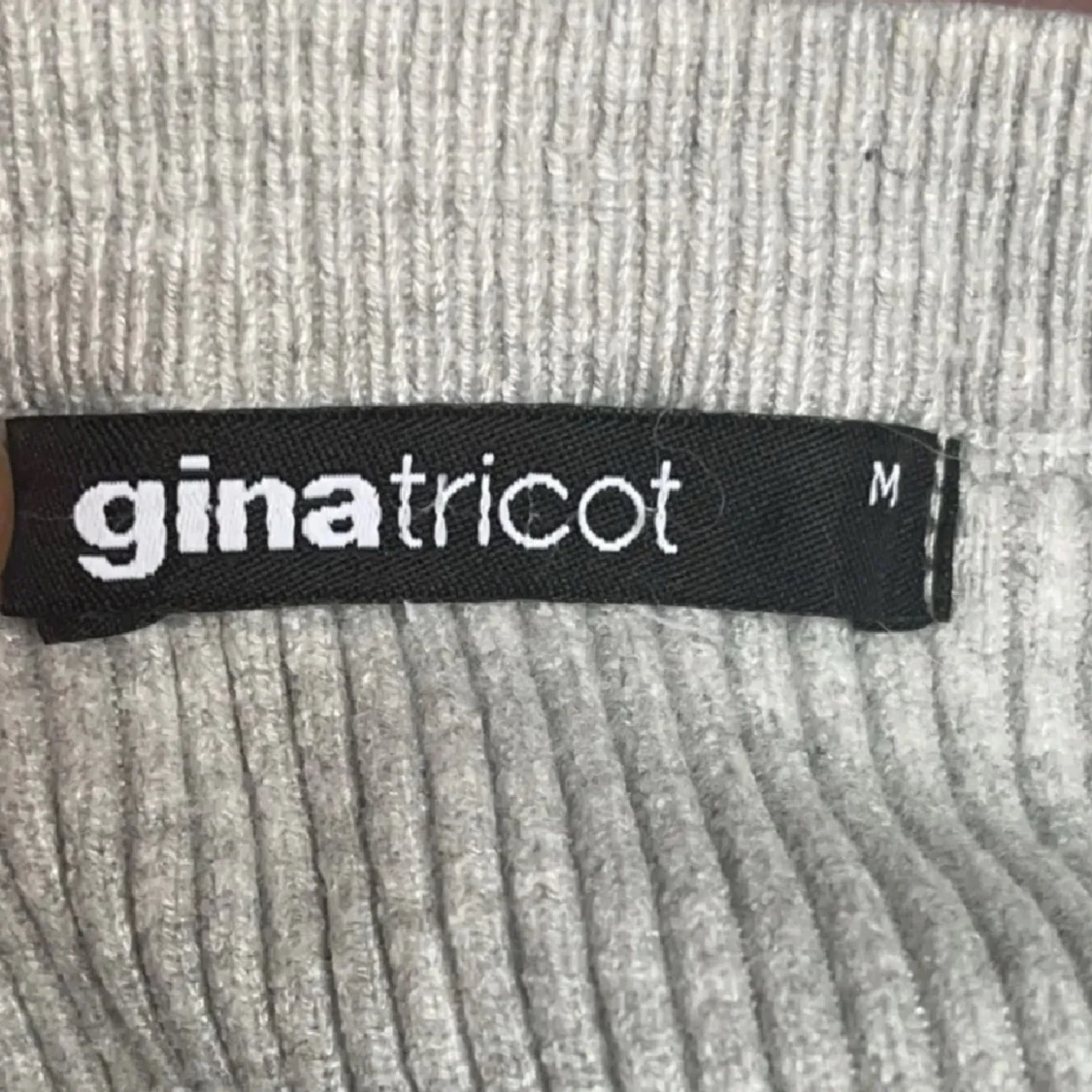 Grå tröja - 90