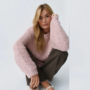 Tröja - Söker denna tröjan från Gina tricot i storlek XS eller S! 🩷