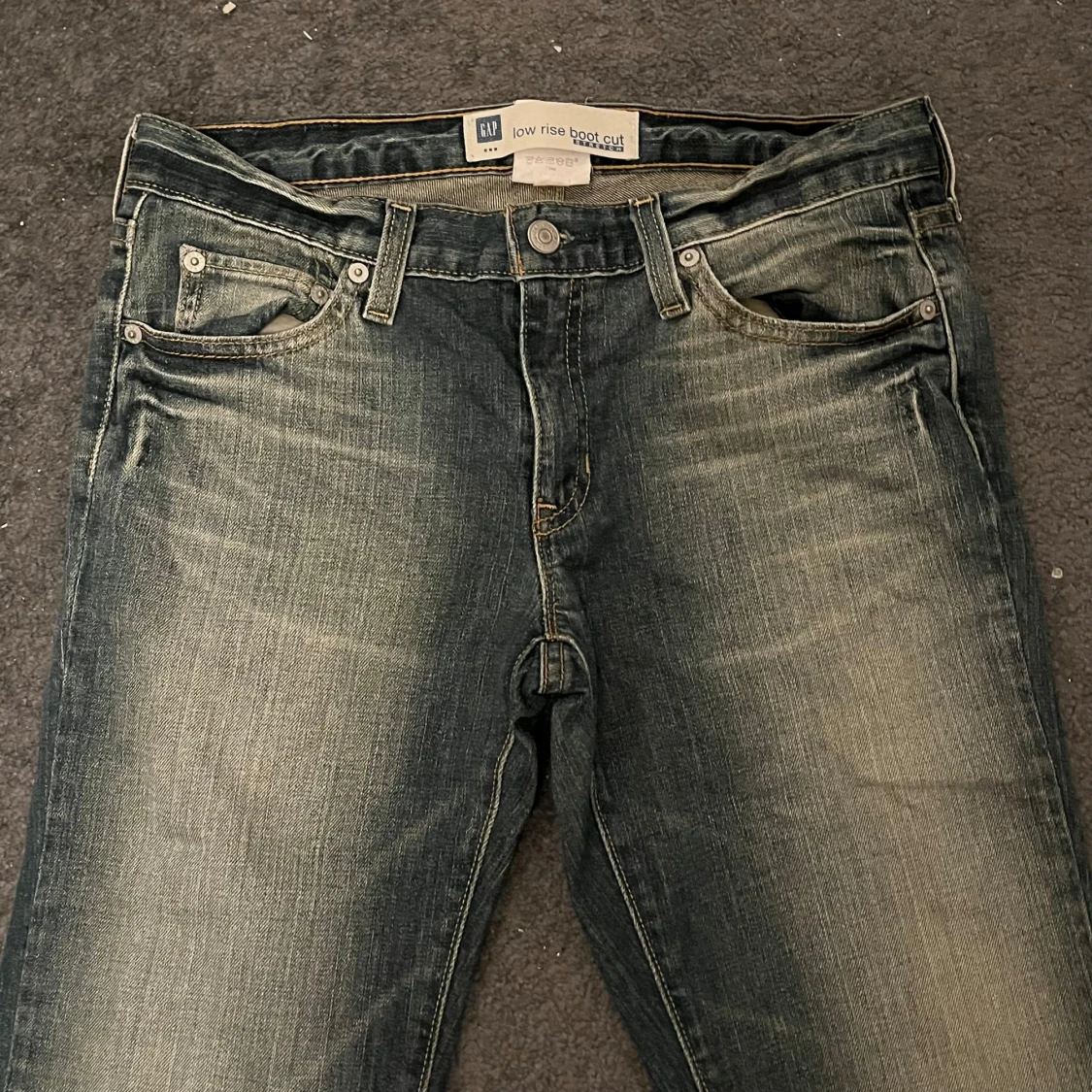 Gap lowrise bootcut jeans - 90