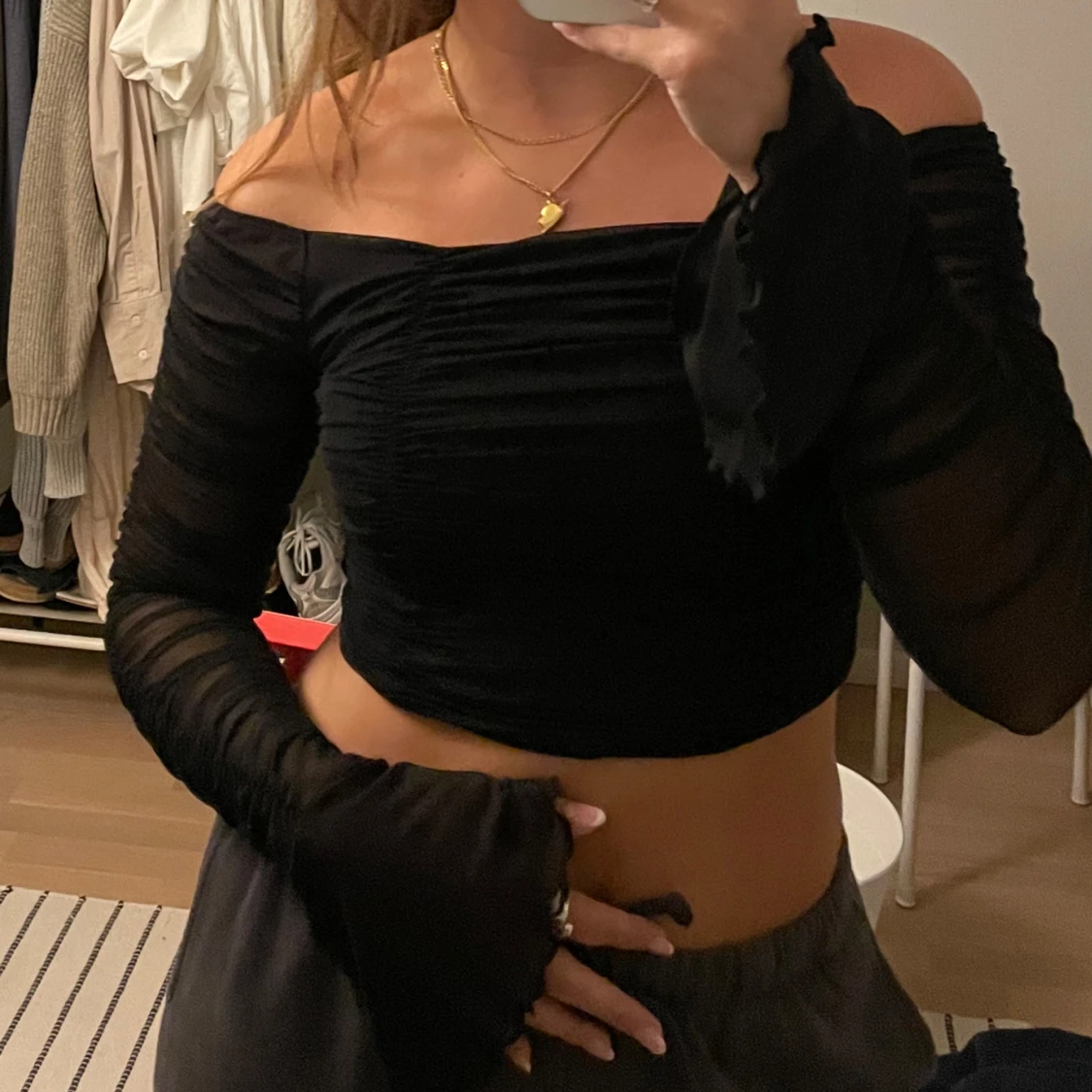 Svart offshoulder topp