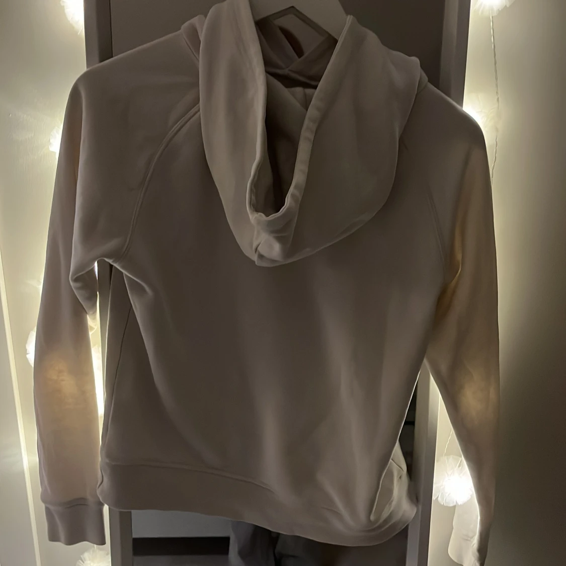 Vit hoodie från GANT - 90