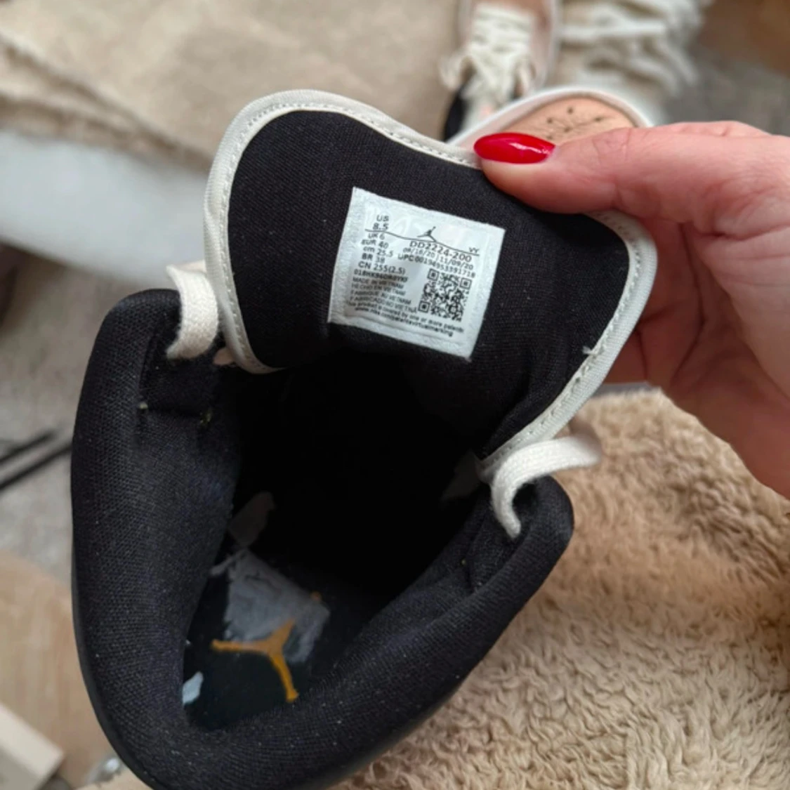 Nike Air Jordans i - 92