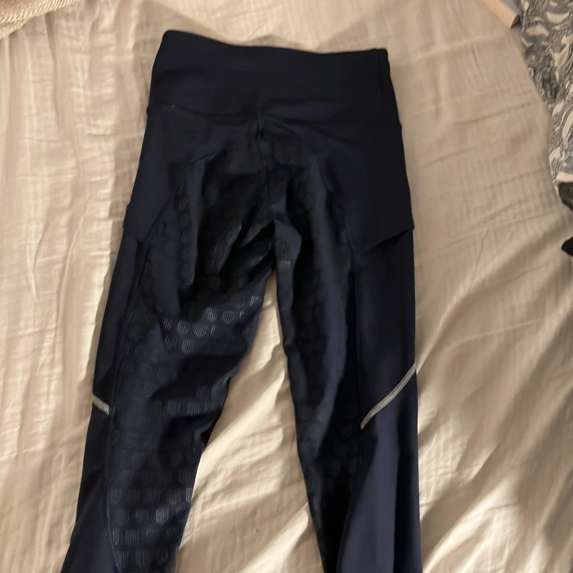 Svarta ridbyxor från Maya Delorez - 92