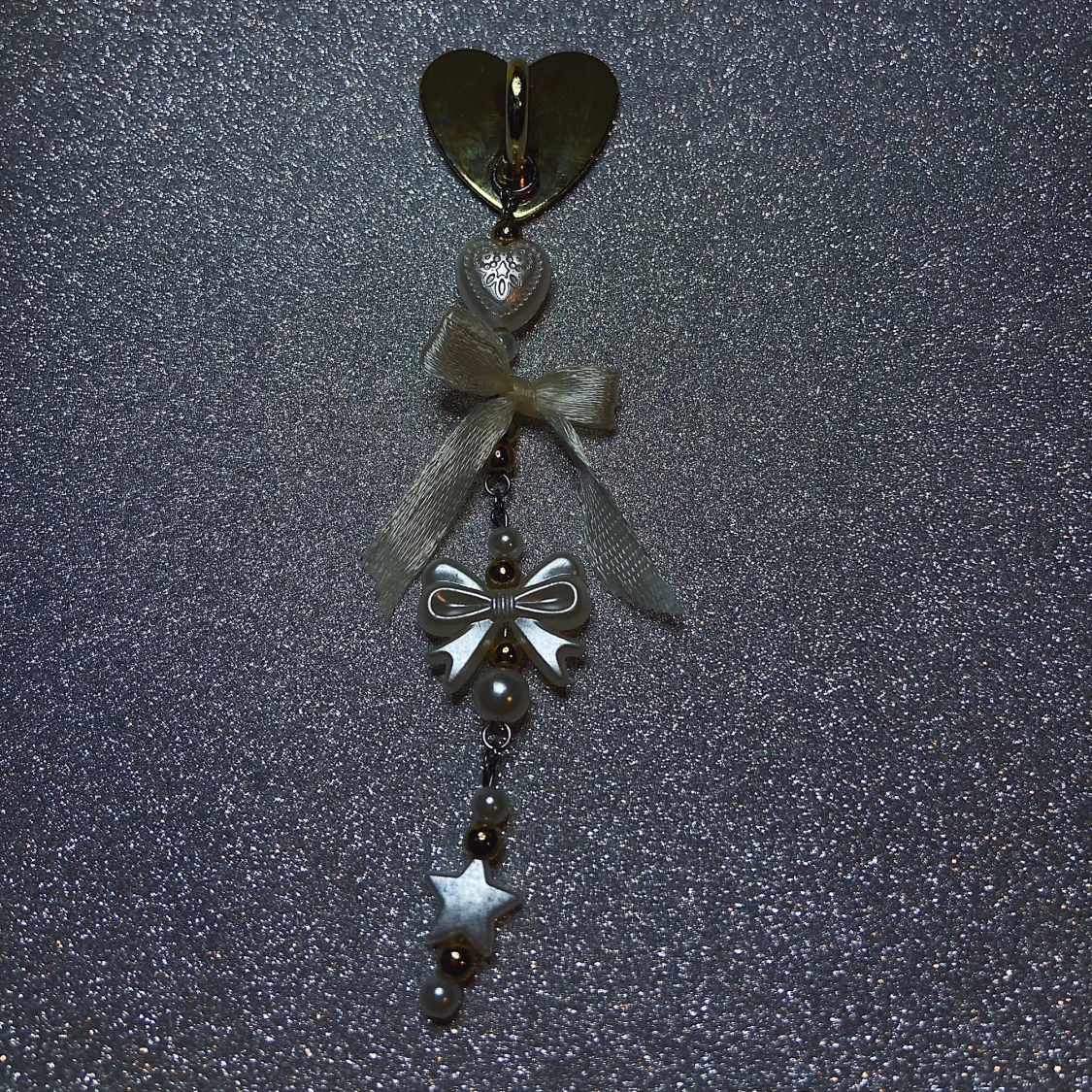 MOBILSMYCKE - WHITE BOW & PEARLS - 90